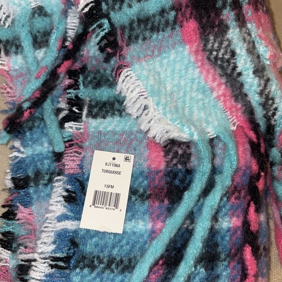 ⛵️ 5/$15 SALE! Betsey Johnson  fuchsia turquoise black plaid blanket scarf NWOT - Picture 7 of 9